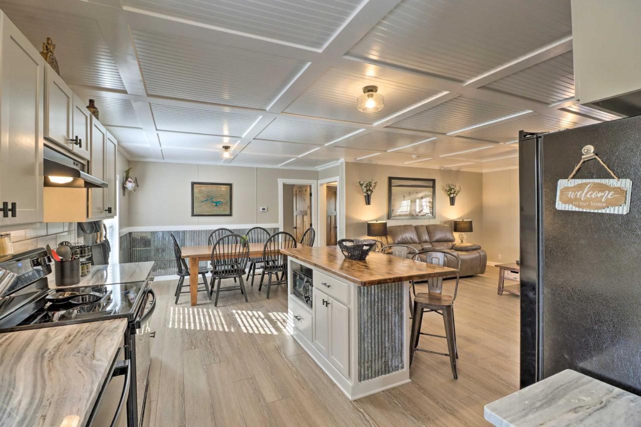 Lakefront Greers Ferry Cabin With Covered Boat Slip! Fairfield Bay 외부 사진